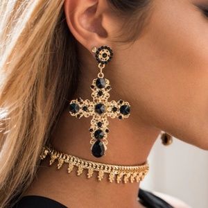 🚨CLEARANCE‼️ Vintage Earrings Gold & Black